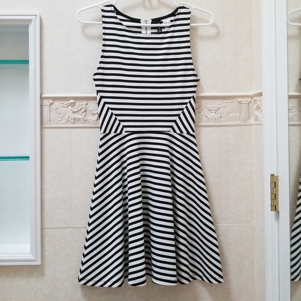 NWT H&M Black and White Striped Dress size 4